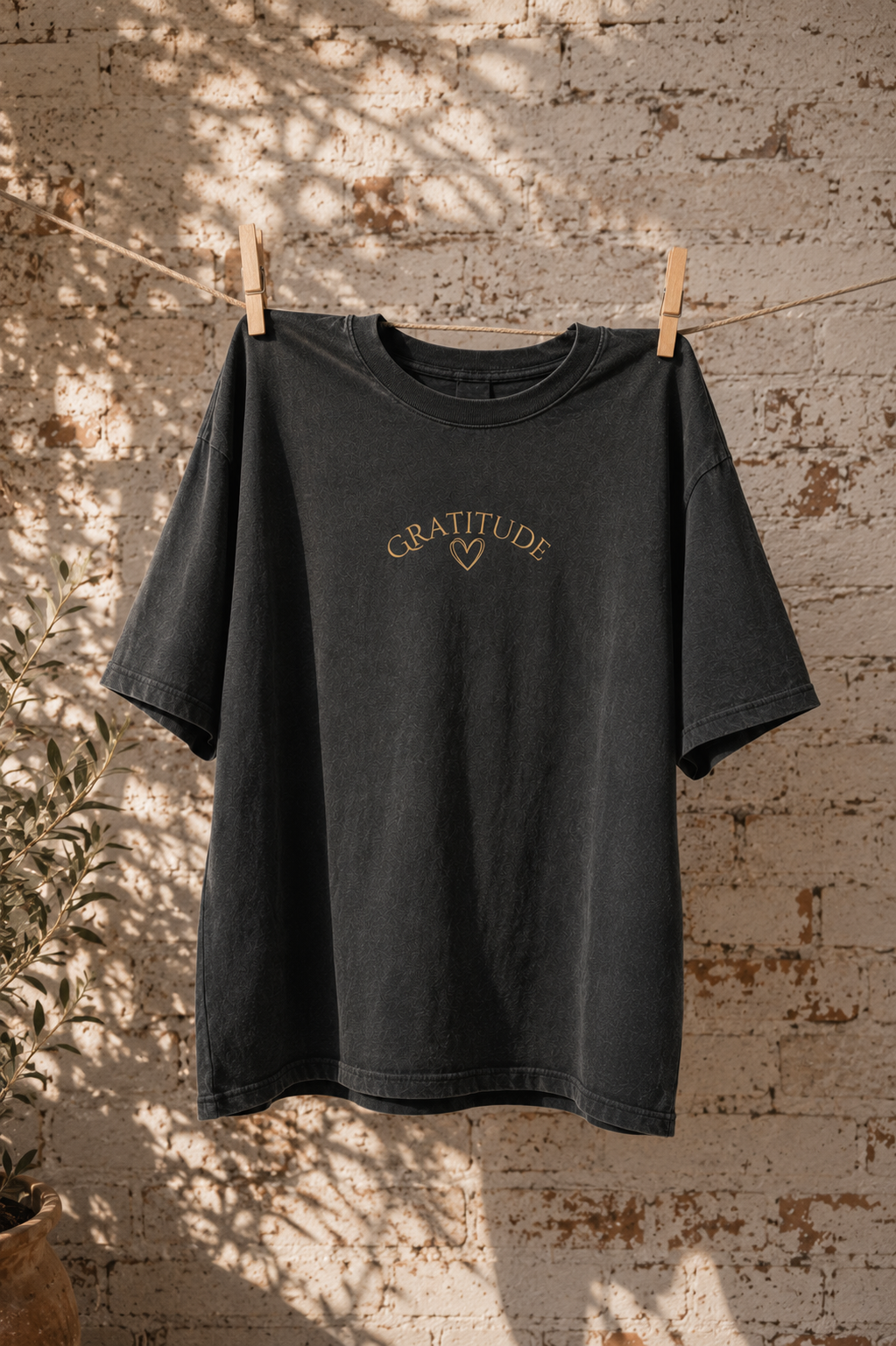 Gratitude Heart Tee — Minimal Inspirational Graphic T-Shirt