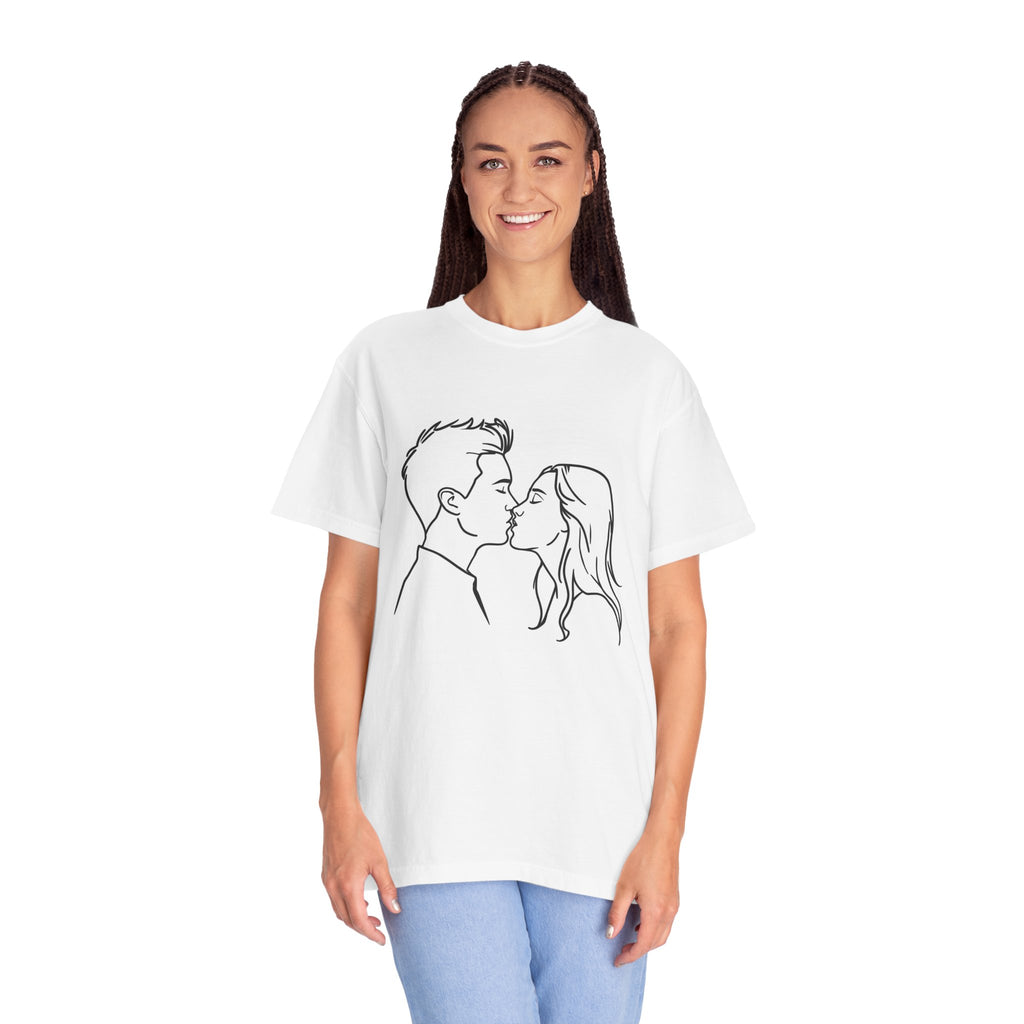 Couple Line Art Kiss T-Shirt – Soft, Lived-In, Minimal Romance Tee